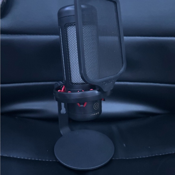 Tonor Black and Red gaming Mic - Picture 1 of 5